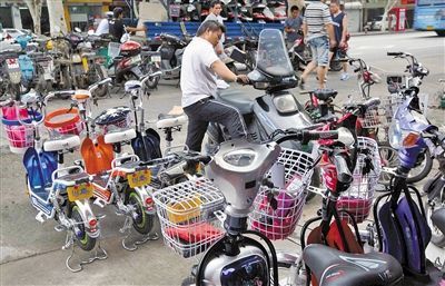 四小车整治改变部分市民出行方式 自行车借势热销_新闻中心